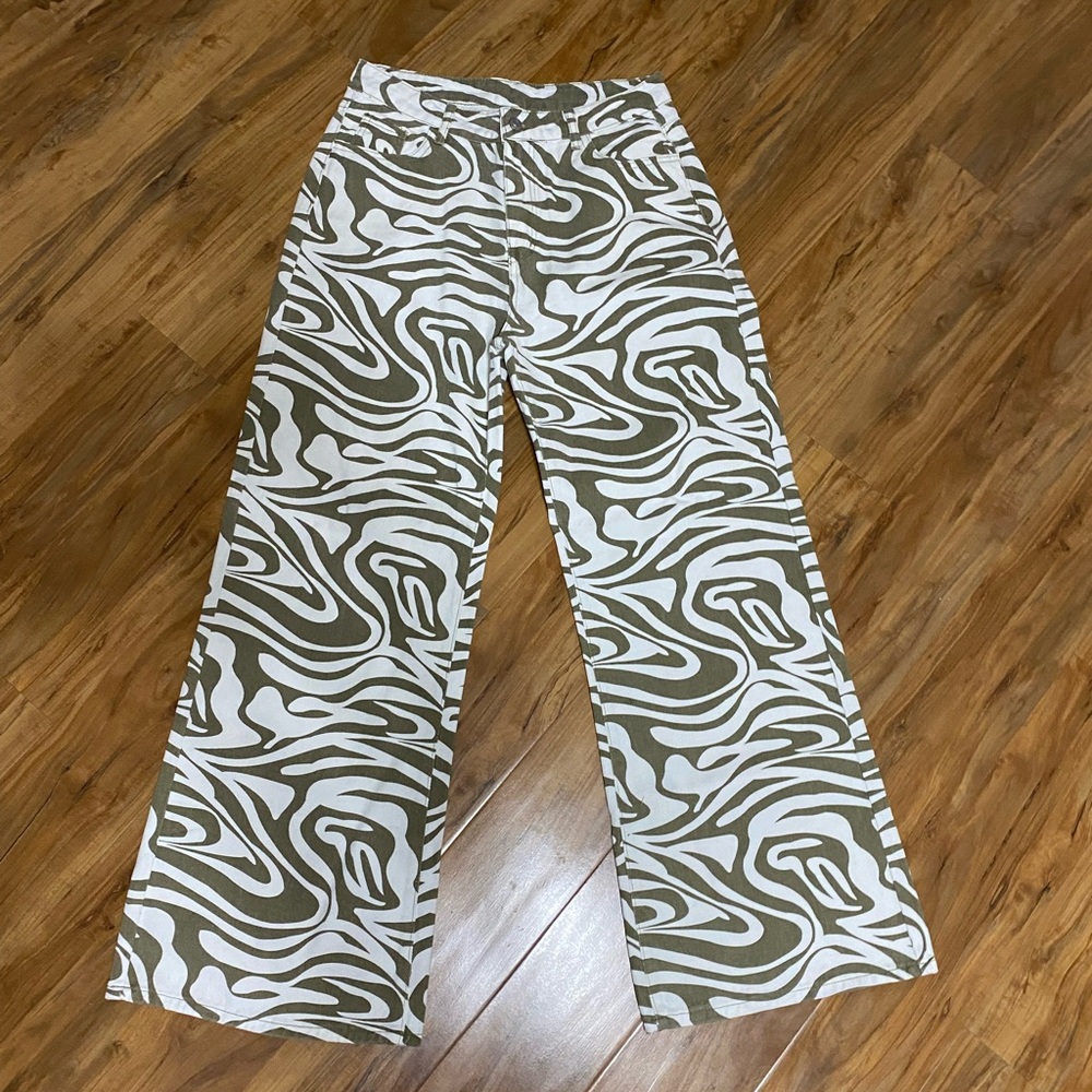 Printed wide leg denim